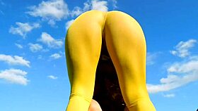 my aunt sammi’s see-through yoga pants drive me wild