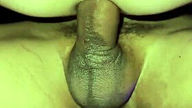 sexo a tres na area de fumantes da balada