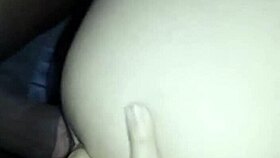 Comendo Novinha Gostosa Enquanto Ela Mete O Dedo No Cu