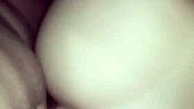 Comendo Novinha Gostosa Enquanto Ela Mete O Dedo No Cu