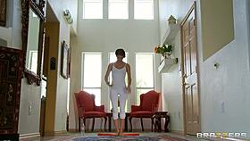 jenni lee gets a dirty massage from johnny sins, stretching her pants