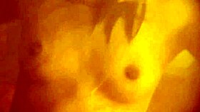 Hey, who's this mysterious indian brunette babe solo? 😏