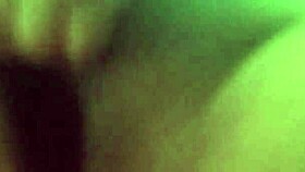 me masturbo y mi cornudo se da un festin con mi humedad 😈💦