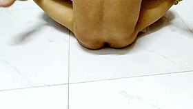 Bị em dâu ụ khi đang ngủ lâu quá em rất thèm cu - Việt Nam