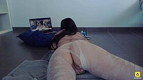 watch candice delaware rub her clit to orgasm?