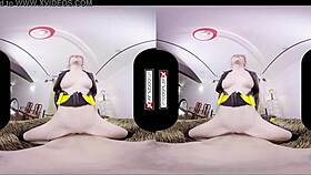 Batgirl Cosplay Slut Offers Silly Blowjob In VR