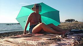 i got wild flashing my pussy on a public beach, squirting hard