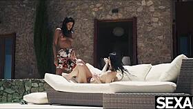 Lesbian Beauties Hot Sex with Wet Orgasms