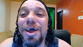 Não faz isso comigo não porque eu não sou gay