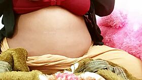 Tamil teacher showcases her sexy tits