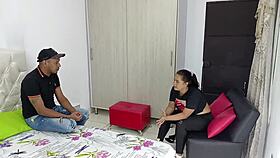 मेरी कर्मचारी पूरी निम्फो बन गई! मुझे उस लातीना चूत को चोदना पसंद है!