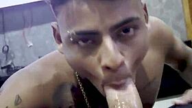 mamando meu amigo dotado em narrativa gay