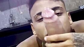 mamando meu amigo dotado em narrativa gay