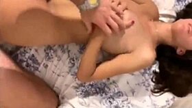 Me cojo a mi prima caliente con vagina depilada