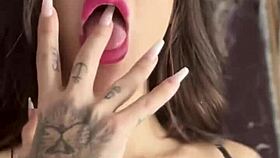 I Masturbate In My Friends Room While She Is In The Shower