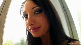 roxanne fingers herself to solo masturbation bliss on sapphix