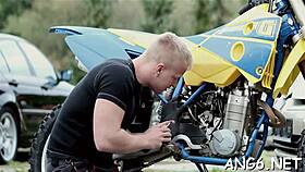 Magical Licie C Performs Hardcore On Cam