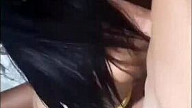 Rapaz da vivo instala internet e casada dá gostoso pra ele e ajudante