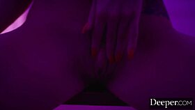 Twinlike blondes Riley and Elsa have intense threesome 😍