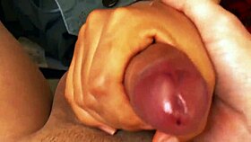 La Amiga Cercana y Su Compañero de Apartamento Disfrutaron de una Noche Íntima y Emocionante Juntos, Orgasmo y Engaño