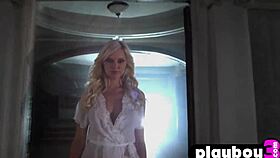 Lindsey Gayle Evans Strips Naked