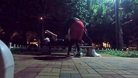 Fui fazer uma corrida no parque acabei encontrando um muleque pauzudo e fudemos na pracinha