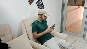 encuentro a mi cachondo hijastro masturb�ndose y le ayudo -historia completa with blowjob and doggystyle.