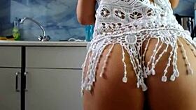 she explores her plugged booty in a naughty webcam session