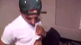 Amadora puta chickop in college dorm voyeur