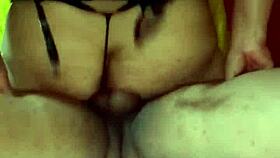 A mi madrasta le gusta el chupetin en culo