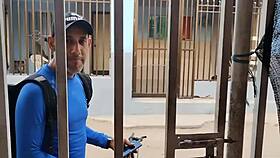 delivery guy and chubby girl homemade video