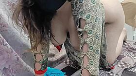 Desi stepmom showin’ off her beautiful body, so perfect, ya see?