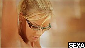 Watch this sensual lesbian massage with a mutual happy ending 😍