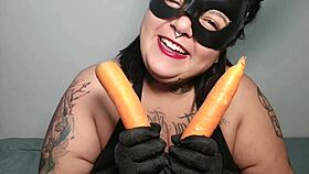 Can mary jhuana handle that vibrator like a bunny?