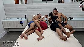 Bastidores Do Casal De Lesbicas Em Transicao Na Maior Putaria Com Varios Machos No Motel Caricia Em Madureira