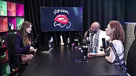 Ela se acha tímida embora transa com dois e vive pelada na internet e sobre bater siririca - tati weg