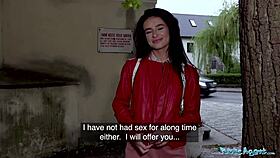 rip my nylons and fuck me hard outside 😈