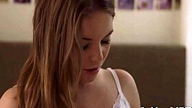 teen fingering her wet pussy in kinky solo game 😏