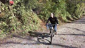 check out this curvy milf in butt-less jeans flashin’ on the bike trail. wild exhibitionist vibes!