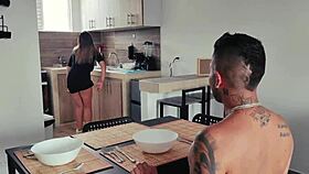Xxxtime - update 2 - thomas detiene el tiempo y folla a u madrastra en la cocina
