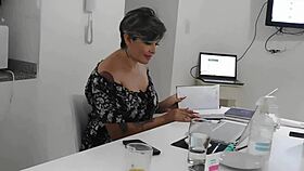 me encanta que me deje el culo bien abierto y lleno de leche para cuando venga mi marido coja un culo lleno de leche y bien dilatado