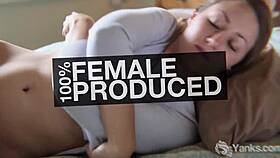 Yanks Hottie Rubs Her Muff to Orgasm!