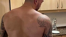 लैटिना बेब पहली बार डबल पेनेट्रेशन राउल, ब्रैडी, बड के साथ