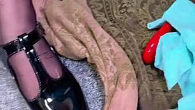 fuck machine drives redhead to endless squirting