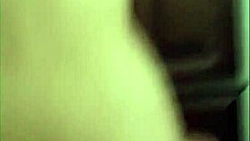 mi companera de universidad hermosa rulosa y timida se entera que subo videos y me pide que la grabe