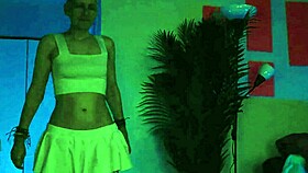 I received an epic cumshot from her professional handjob