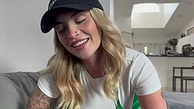 i'm the barista girl cheating while boyfriend's at work bet you'd fuck me better