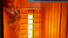 पब्लिक स्पा सेंटर में रिस्की फ्लैशिंग और मस्तुर्बेशन, ओप्स