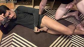 Interracial bodybuilder gets hot sex action in the gym