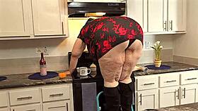 big ass milf real estate agent flashes legs in mini dress during property checks with open stance.